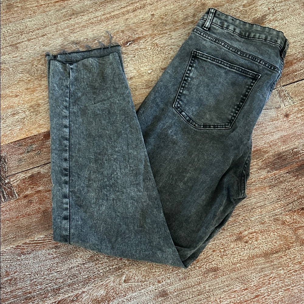 Raw Foundation “Le Clermont” Distressed Gray Jeans | Size 33